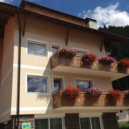 Rose Di Bosco Bed & Breakfast Predazzo