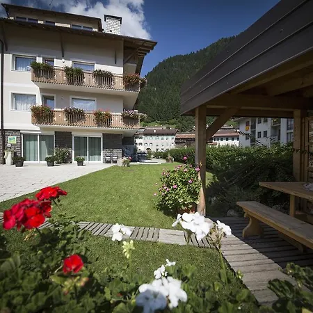 Bed & Breakfast Rose Di Bosco Predazzo